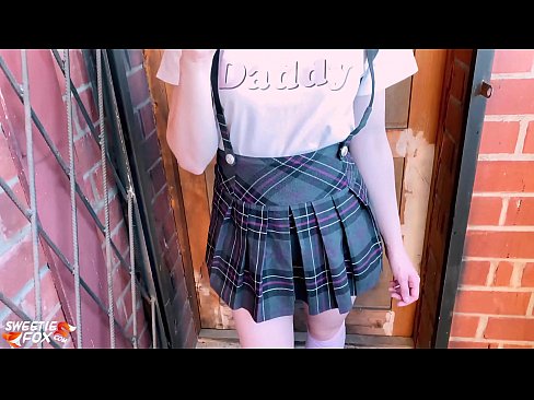 ❤️ Schoolgirl Sucks a dick gu domhainn agus fucks an àite clasaichean. ❤️❌  Porn cruaidh  leinn  ❤